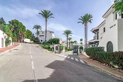 Ground Floor Apartment in Nueva Andalucía