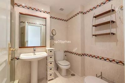 Middle Floor Apartment in Estepona