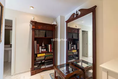Middle Floor Apartment in Estepona