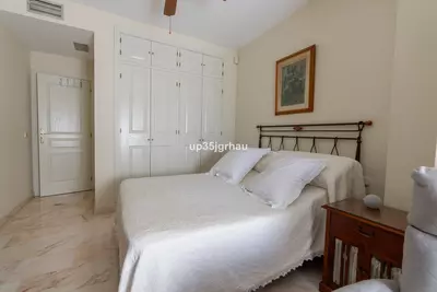Middle Floor Apartment in Estepona