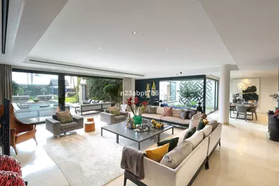 Detached Villa in Puerto Banús