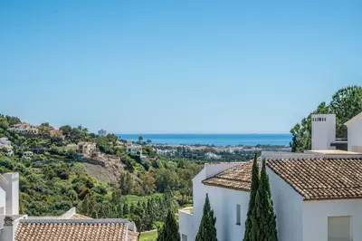 Middle Floor Apartment in Benahavís