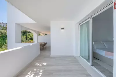 Middle Floor Apartment in Benahavís