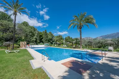 Middle Floor Apartment in Benahavís