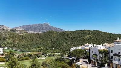 Middle Floor Apartment in Benahavís