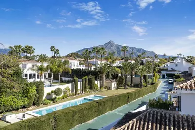 Detached Villa in Nueva Andalucía