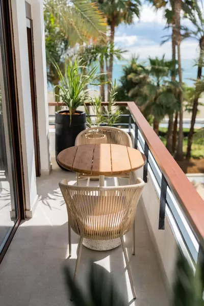 Middle Floor Apartment in Estepona