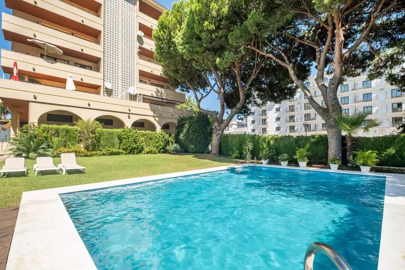 Middle Floor Apartment in Nueva Andalucía