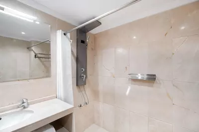 Middle Floor Apartment in Nueva Andalucía