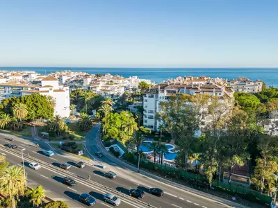 Middle Floor Apartment in Nueva Andalucía