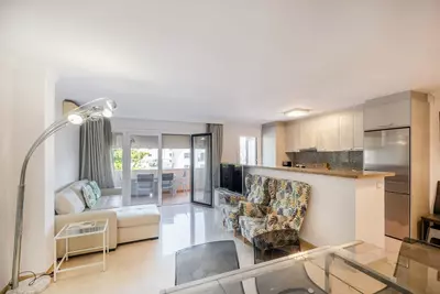 Middle Floor Apartment in Nueva Andalucía