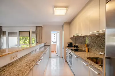 Middle Floor Apartment in Nueva Andalucía