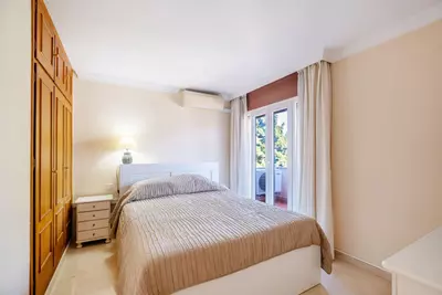 Middle Floor Apartment in Nueva Andalucía