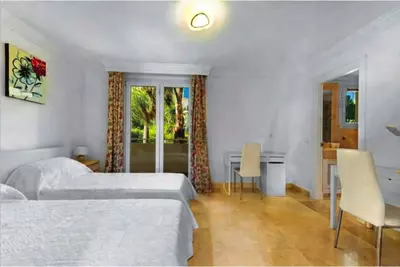 Middle Floor Apartment in Casares Playa