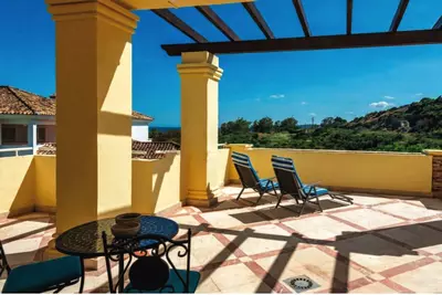Middle Floor Apartment in Casares Playa