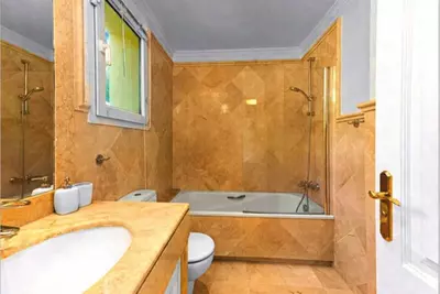 Middle Floor Apartment in Casares Playa