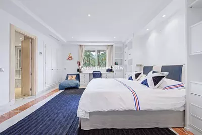 Middle Floor Apartment in Puerto Banús