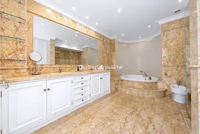 Middle Floor Apartment in Puerto Banús