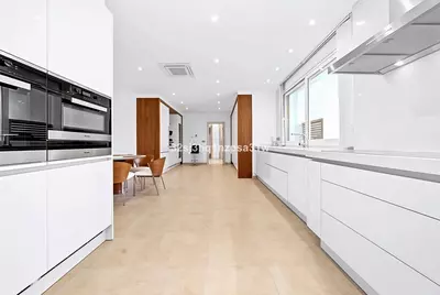 Middle Floor Apartment in Puerto Banús