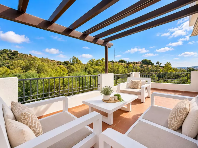 Middle Floor Apartment in Benahavís