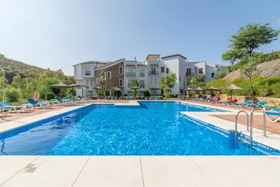 Middle Floor Apartment in Benahavís