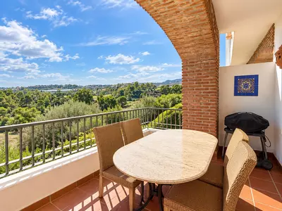 Middle Floor Apartment in Benahavís