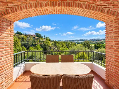 Middle Floor Apartment in Benahavís