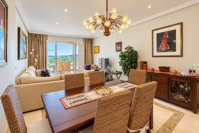 Middle Floor Apartment in Benahavís