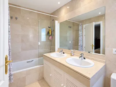 Middle Floor Apartment in Benahavís