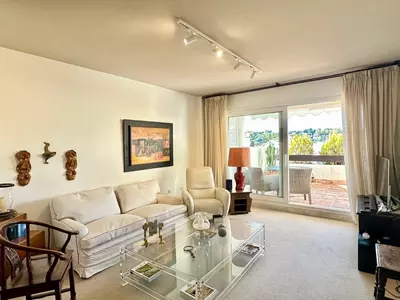Middle Floor Apartment in Nueva Andalucía