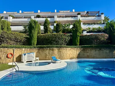 Middle Floor Apartment in Nueva Andalucía