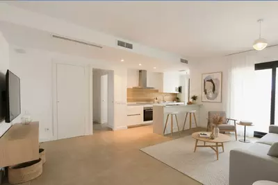 Middle Floor Apartment in Estepona