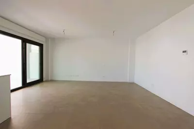 Middle Floor Apartment in Estepona