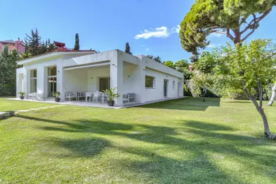 Detached Villa in Guadalmina Baja