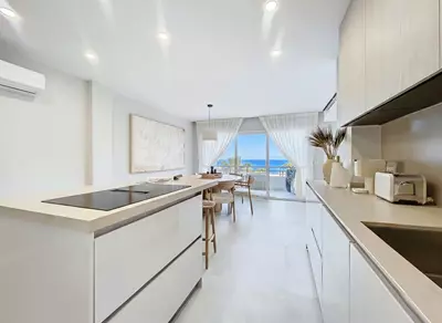 Middle Floor Apartment in Estepona