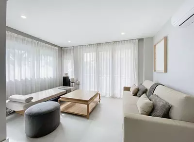 Middle Floor Apartment in Estepona