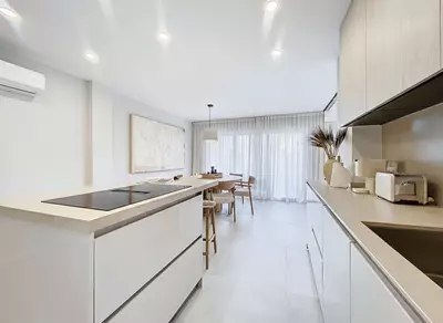 Middle Floor Apartment in Estepona