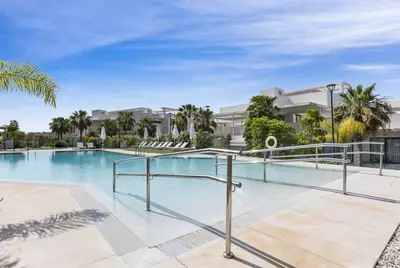 Middle Floor Apartment in Benahavís