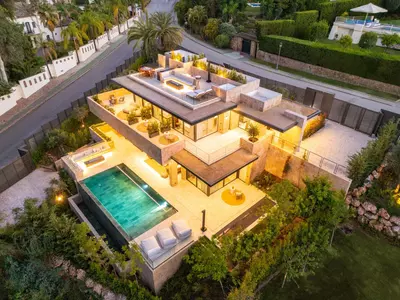 Detached Villa in Nueva Andalucía