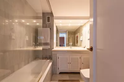 Middle Floor Apartment in Bel Air
