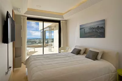 Middle Floor Apartment in Nueva Andalucía
