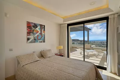 Middle Floor Apartment in Nueva Andalucía