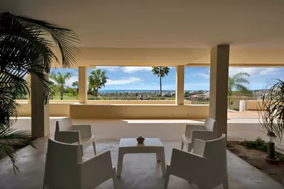 Middle Floor Apartment in Nueva Andalucía