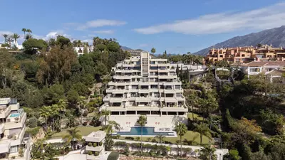 Middle Floor Apartment in Nueva Andalucía