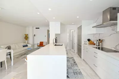 Middle Floor Apartment in Marbella