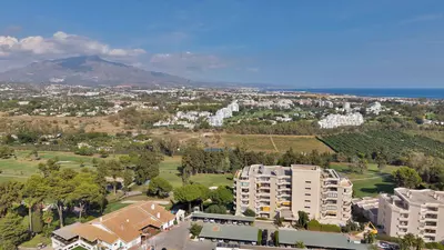 Middle Floor Apartment in Estepona