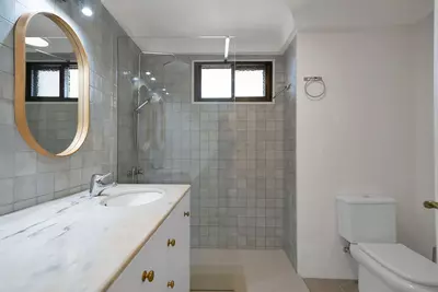 Middle Floor Apartment in Estepona