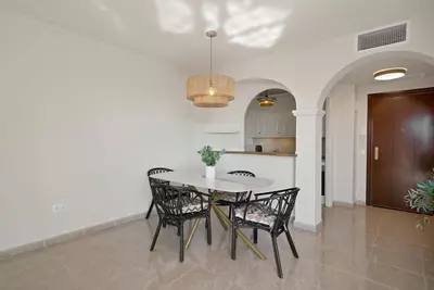 Middle Floor Apartment in Estepona