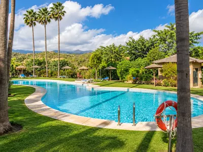 Middle Floor Apartment in Estepona