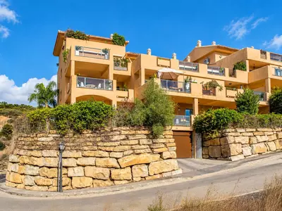 Middle Floor Apartment in Estepona
